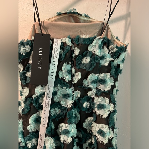 Georgina Maxi Dress in Multi - Picture 7 of 10